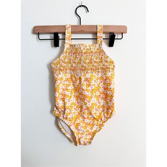 Girls swim bundle - Picture 2 of 7